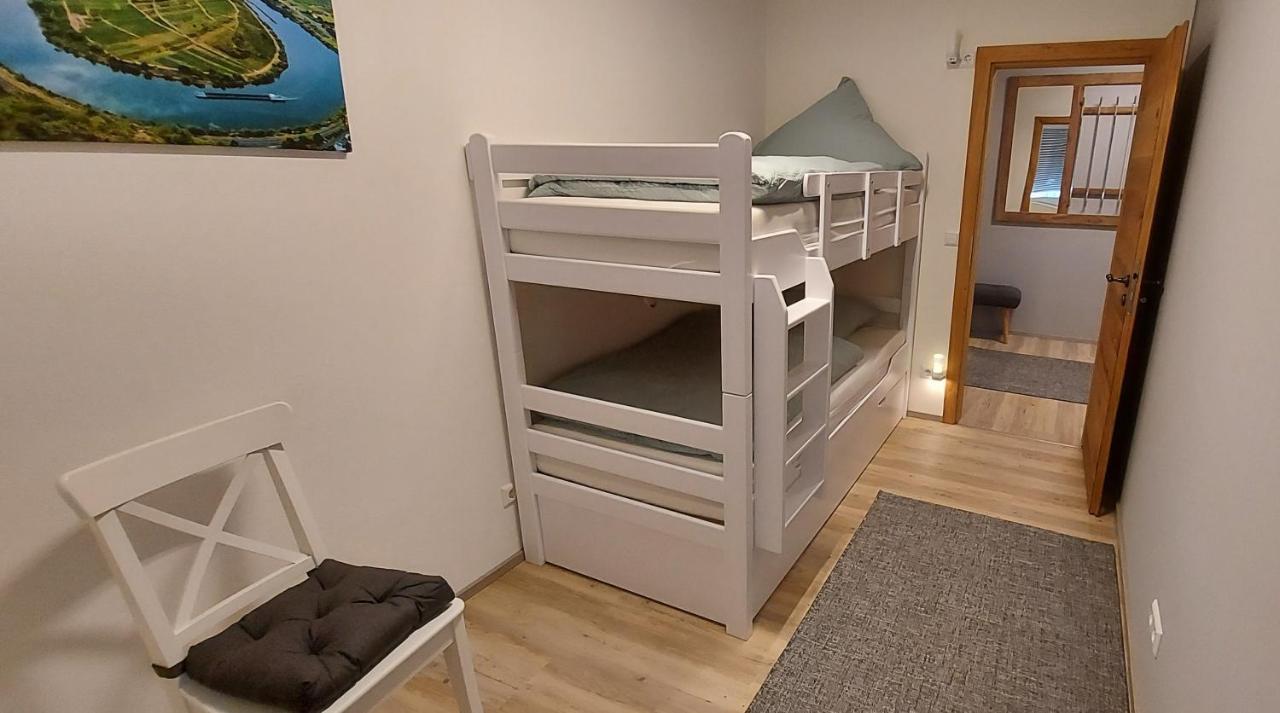 Ferienwohnung Am Fluss Клотен Екстериор снимка