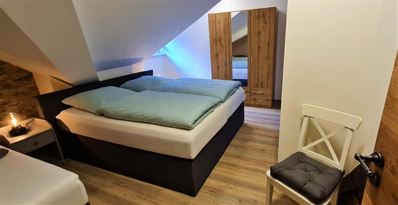 Ferienwohnung Am Fluss Клотен Екстериор снимка