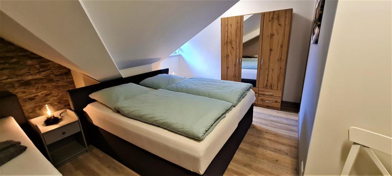 Ferienwohnung Am Fluss Клотен Екстериор снимка